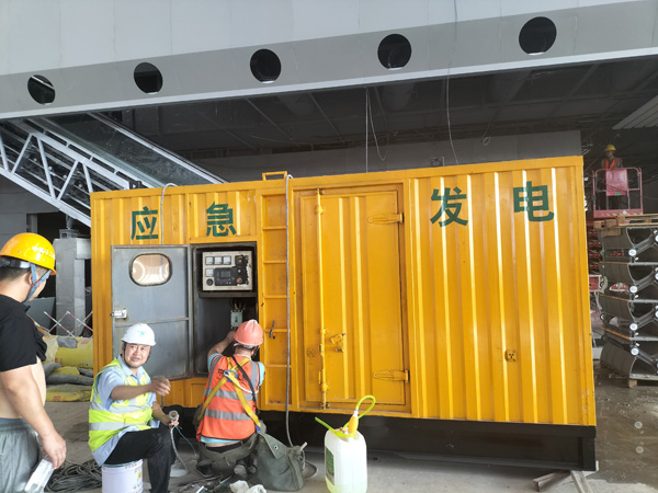凌河怎样判断空气滤清器是否需要更换？